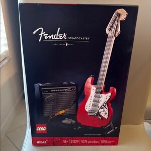 Fender Stratocaster LEGO Ideas Set - Red & White Guitar